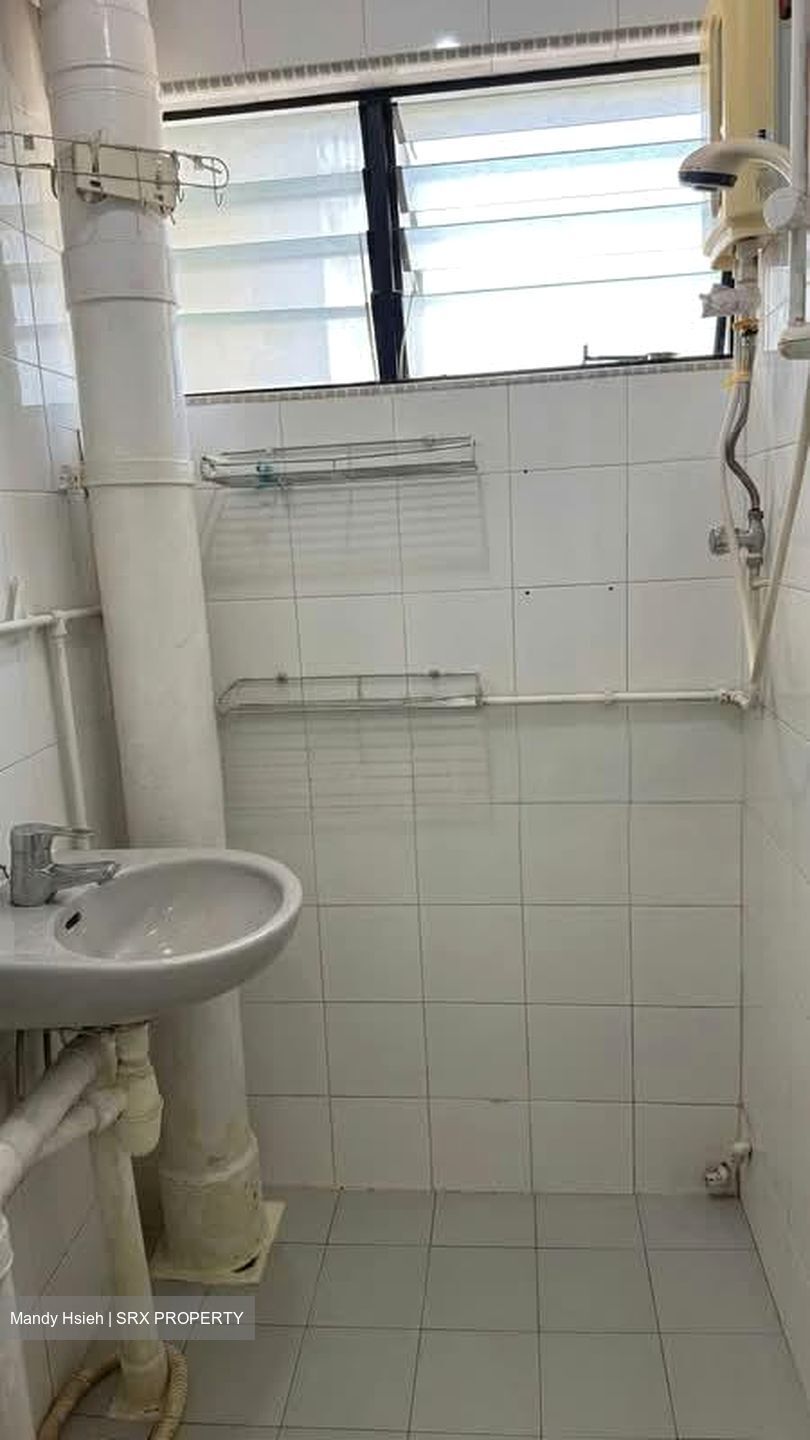 Blk 28 New Upper Changi Road (Bedok), HDB 3 Rooms #579803611